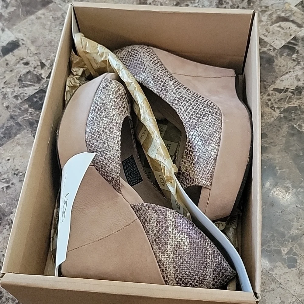 UGG Toura Snake Print Peep-toe Embossed Wedge 6